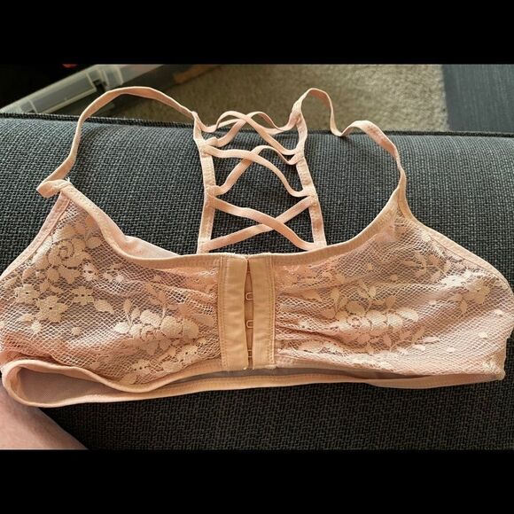 Pink/peach neutral lace colored bralette w hooks - Picture 1 of 2